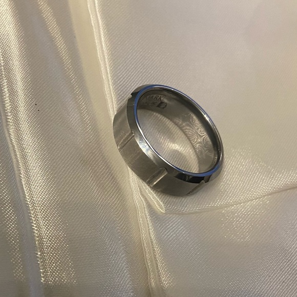 BENCHMARK Mens Size 8, 7MM Brushed Tungsten Wedding Band with Vertical Groove. - Picture 7 of 12